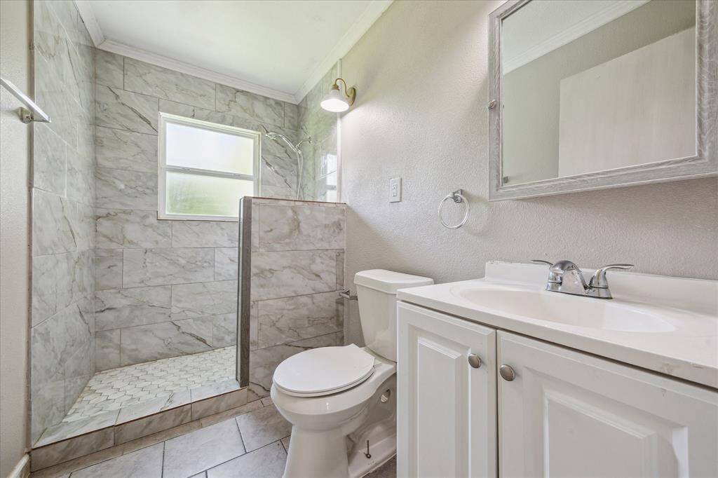2nd Bathroom