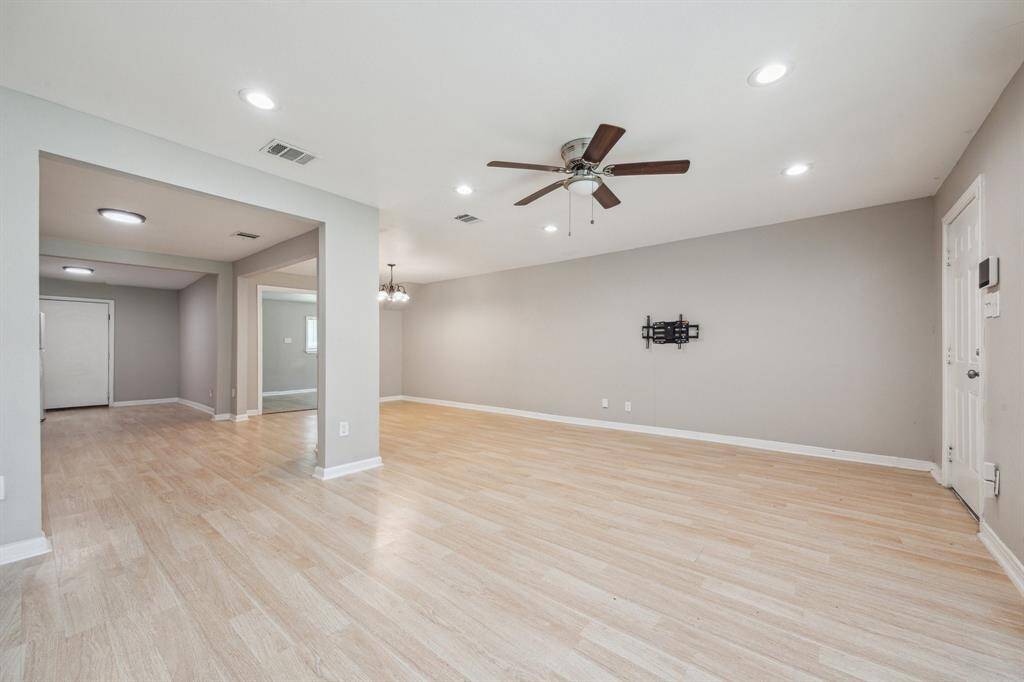 Living Room/Dining Combo