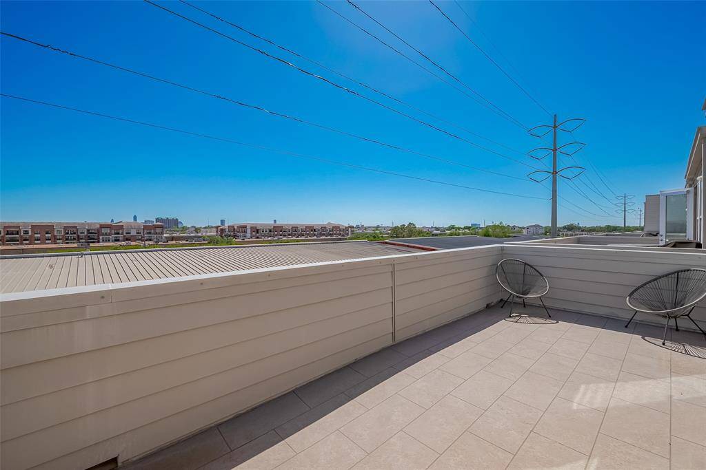 Another view of the terrace with beautiful views of Galleria and the Downtown skyline
