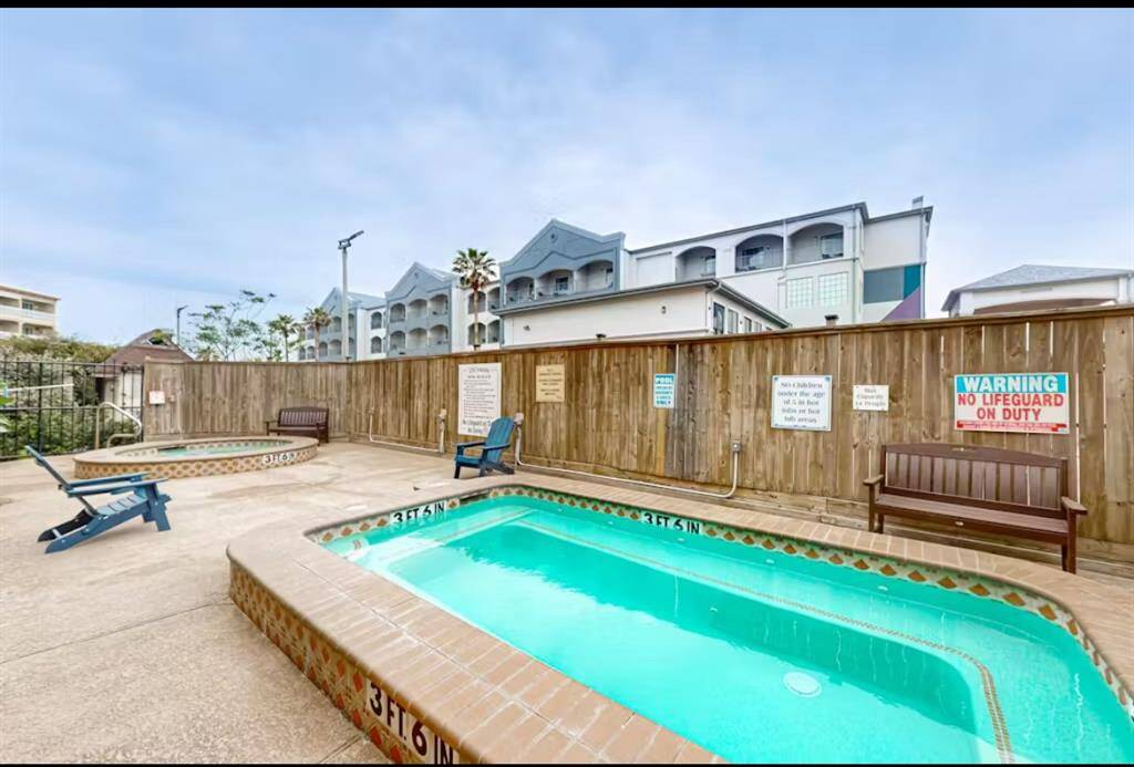 Pool and hot tub