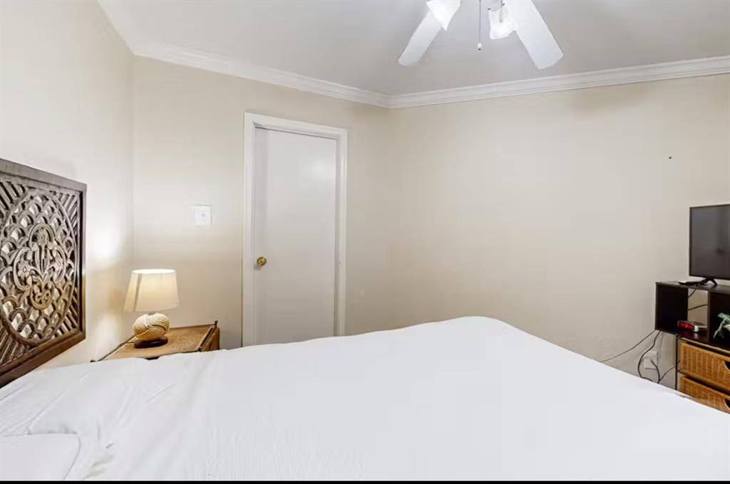 Primary Bedroom3