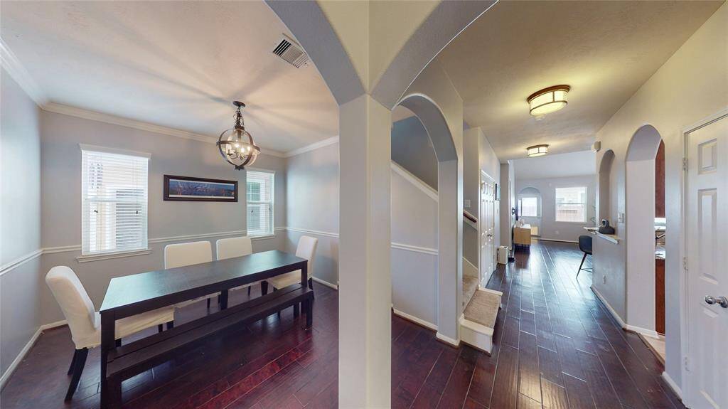 Dining Room/Entry
