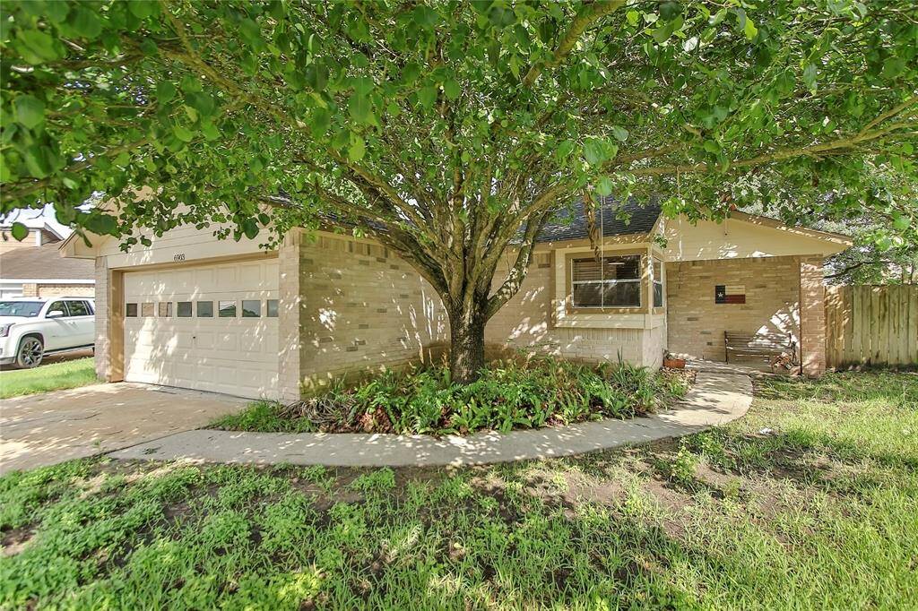 6903 Foxmont Lane