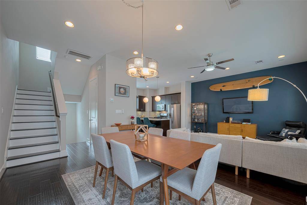 Open concept - great for entertaining.
