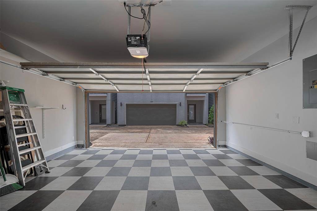 Such a cool floor treatment! And so organized!