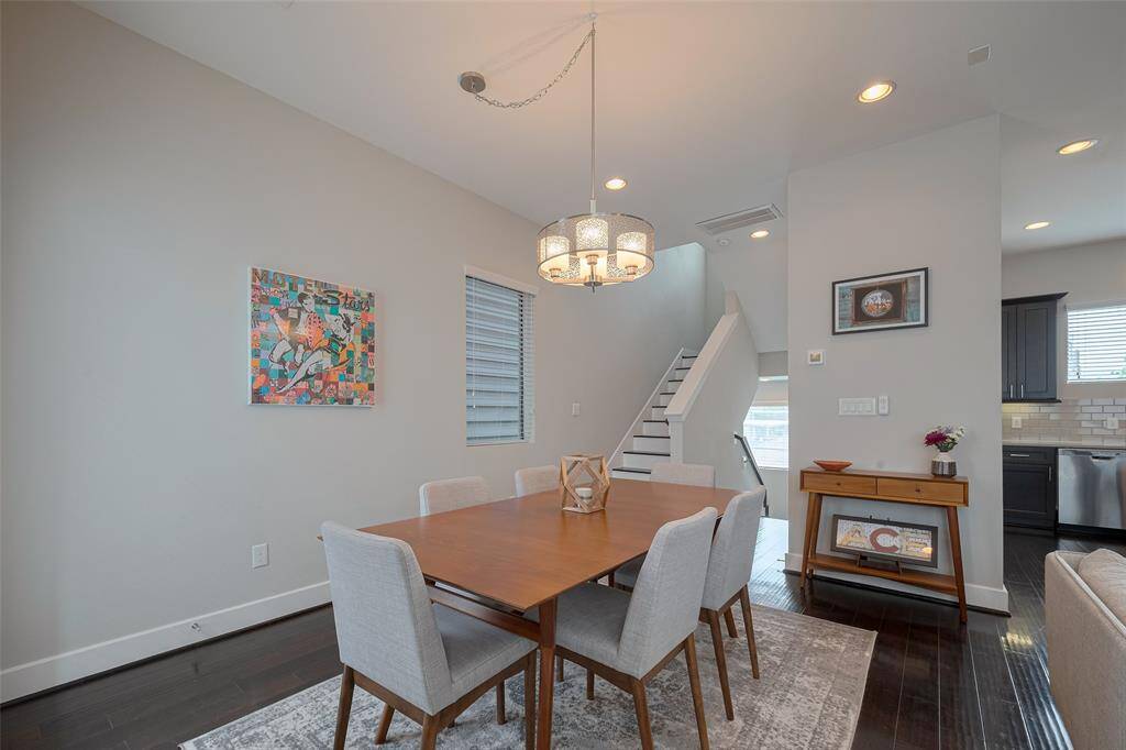 Great dining space off the landing.