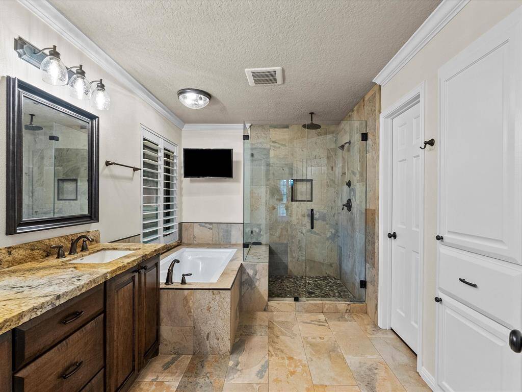 Primary bath.