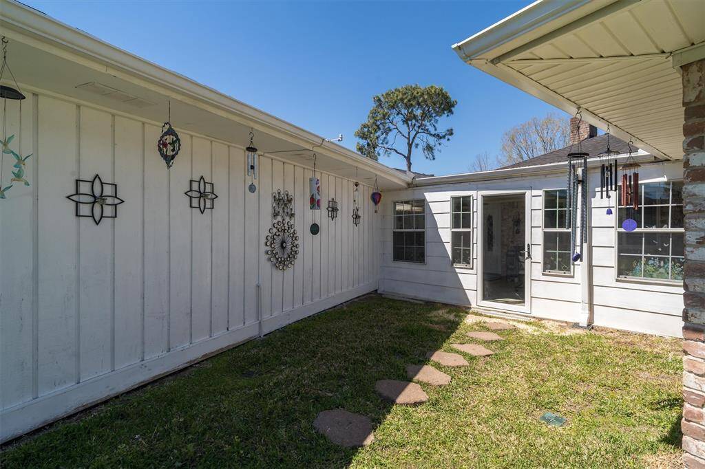 A look into the covered patio