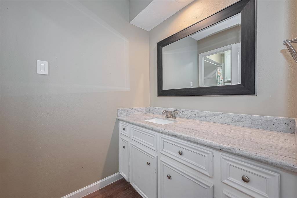 2nd bathroom