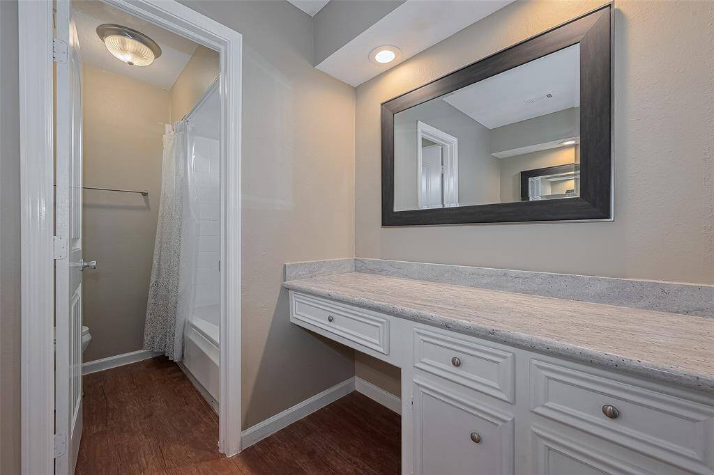 Principal bathroom