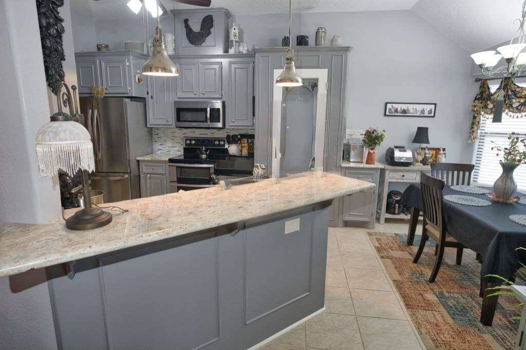 Kitchen Bar Area