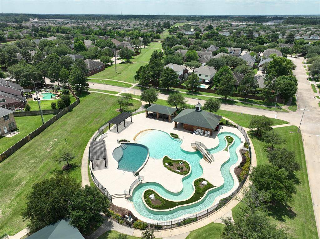 It doesn't get better! Welcome to the Bluff at Gleannloch Farms. Amenities include The master-planned community of Gleannloch Farms amenities include:3 pools, lazy river, splash pad, tennis courts, several catch & release lakes, boat house, clubhouse, 2.5 acre fenced dog park, on-site equestrian center, walking/bike trails, fitness center with on-site personal trainers, basketball pavilion, volleyball court, athletic fields, multiple playgrounds & 27 hole Championship Gleannloch Pines Golf Course with grill