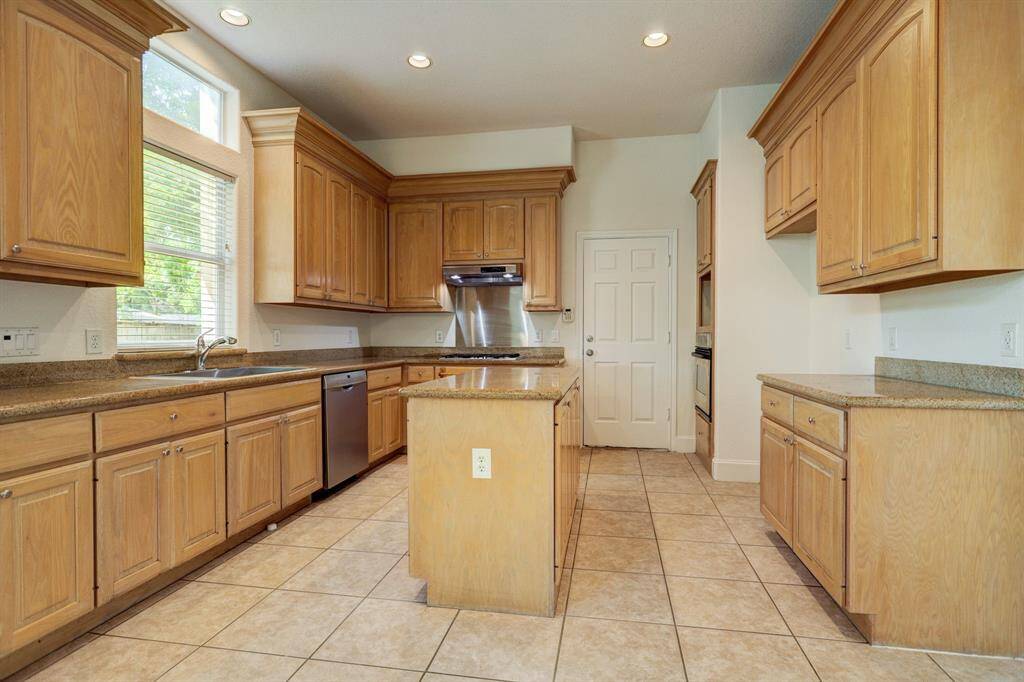 Plenty of Cabinet Space and Large walk-in pantry