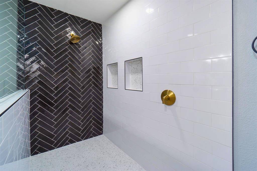 Oversized Roman shower