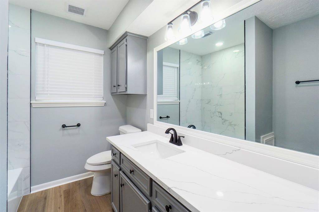 Tub/Shower combo upstairs