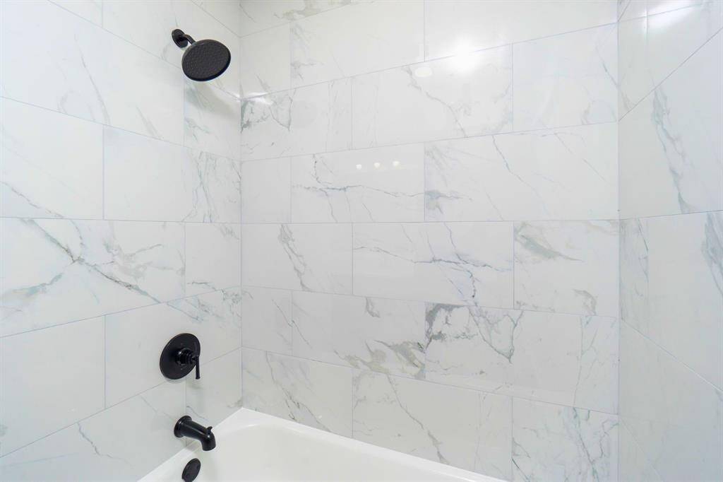 Tub/Shower combo upstairs