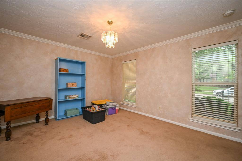 Formal dining room just off the kitchen. Please excuse our packing
