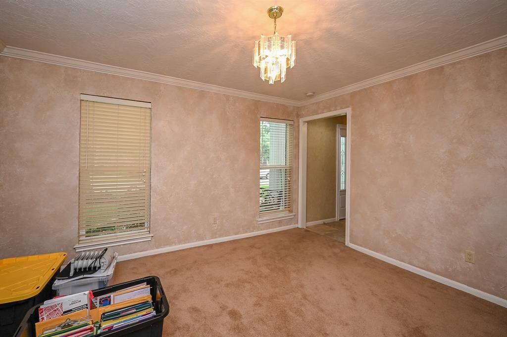 Dining with easy access to the kitchen