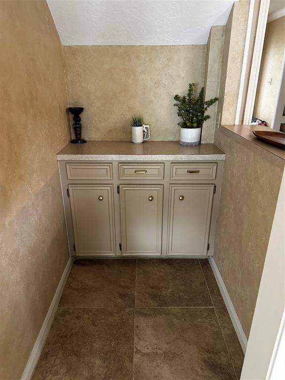 Dry bar, great for entertaining guests