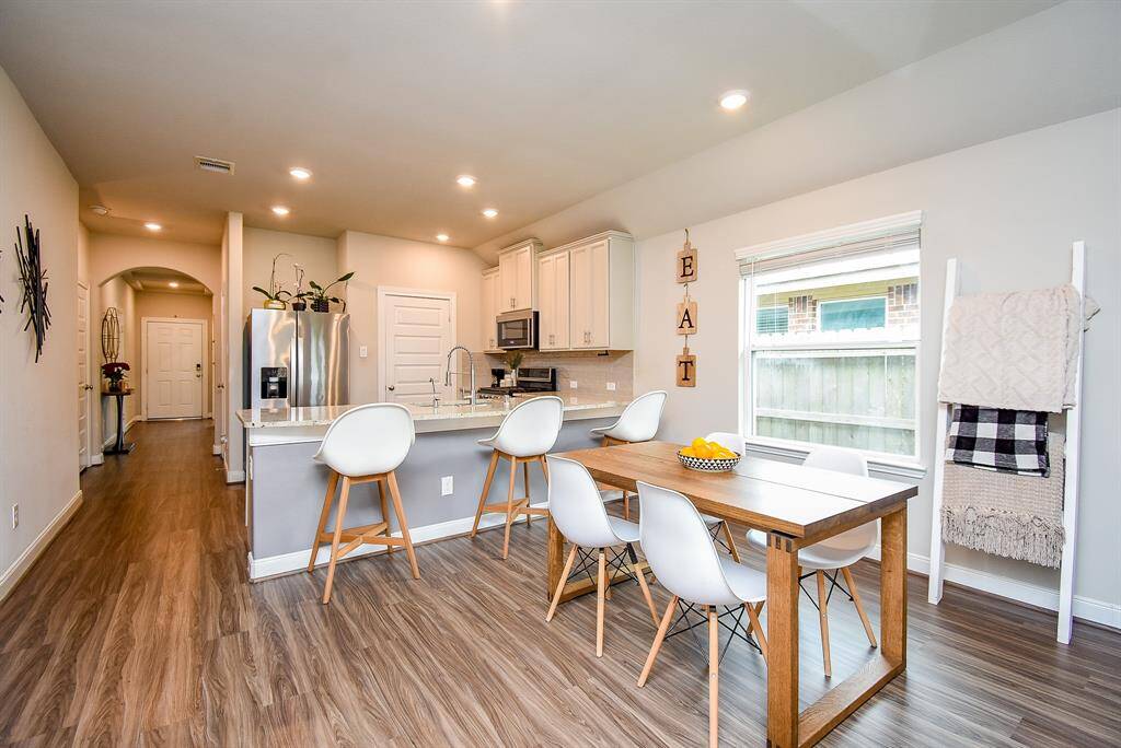 What a great open view from kitchen/dining areas, to front door!