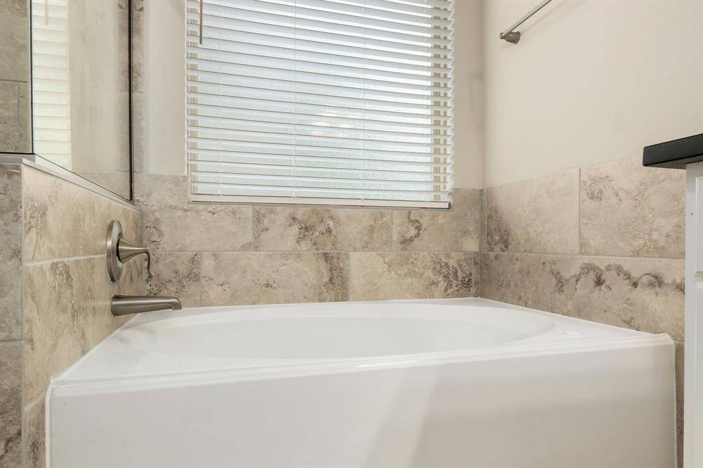 Deep Garden tub