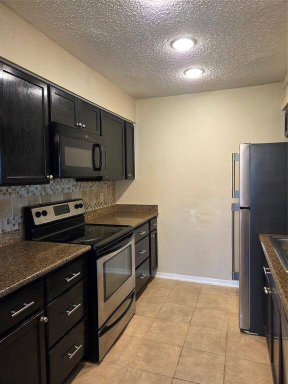 Kitchen entry