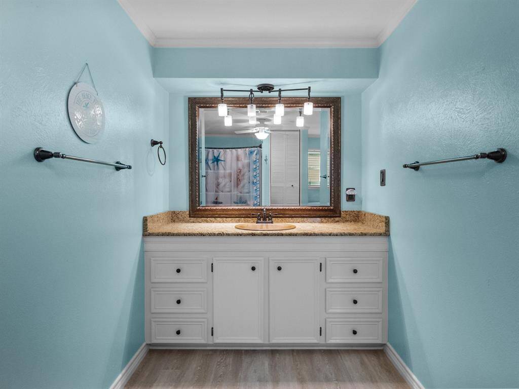 Primary en suite bathroom on first floor