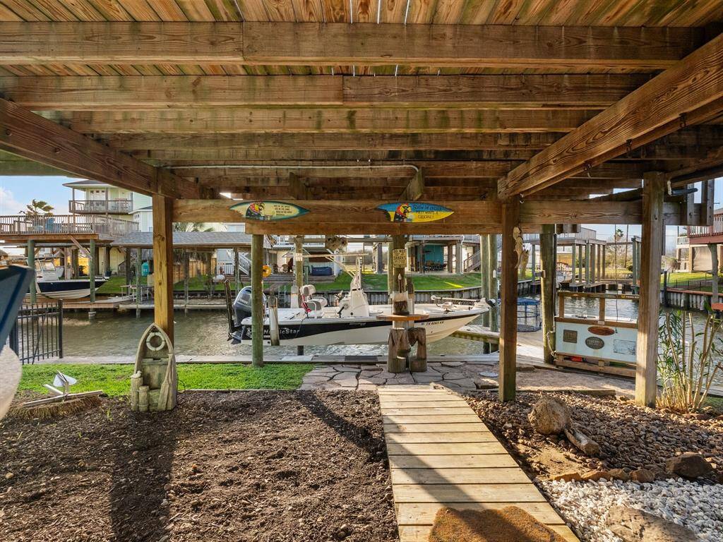 Path down to your own personal boat slip just outside your door. No more picking up the boat from storage, hooking it up to your truck, dropping it in the water, moving your trailer to a spot and then getting in your boat.  Just walk downstairs and jump in!!!