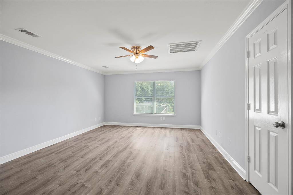 This expansive game room offers endless possibilities for relaxation and entertainment. Whether used as a second living area, media room, playroom, or home gym, the generous square footage provides flexibility to suit your lifestyle.