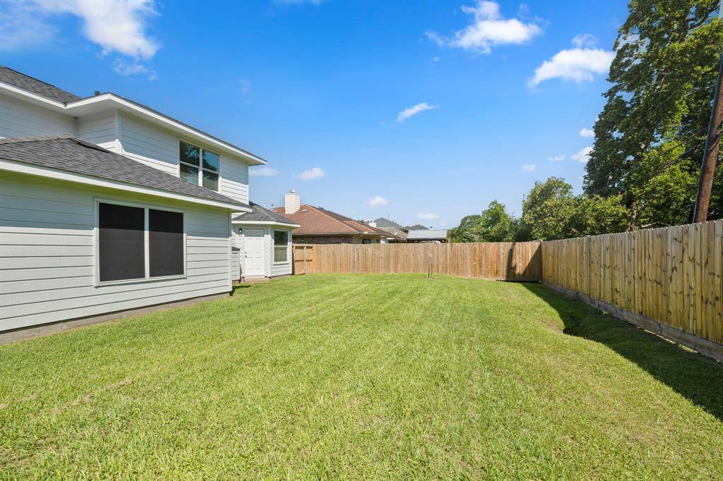Step outside to a huge backyard that offers endless possibilities for outdoor living. With plenty of room for a playset or garden