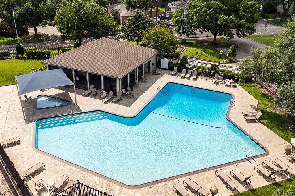 The Ashford Park clubhouse and recreation area is located at 3101 Ashford Park Dr.