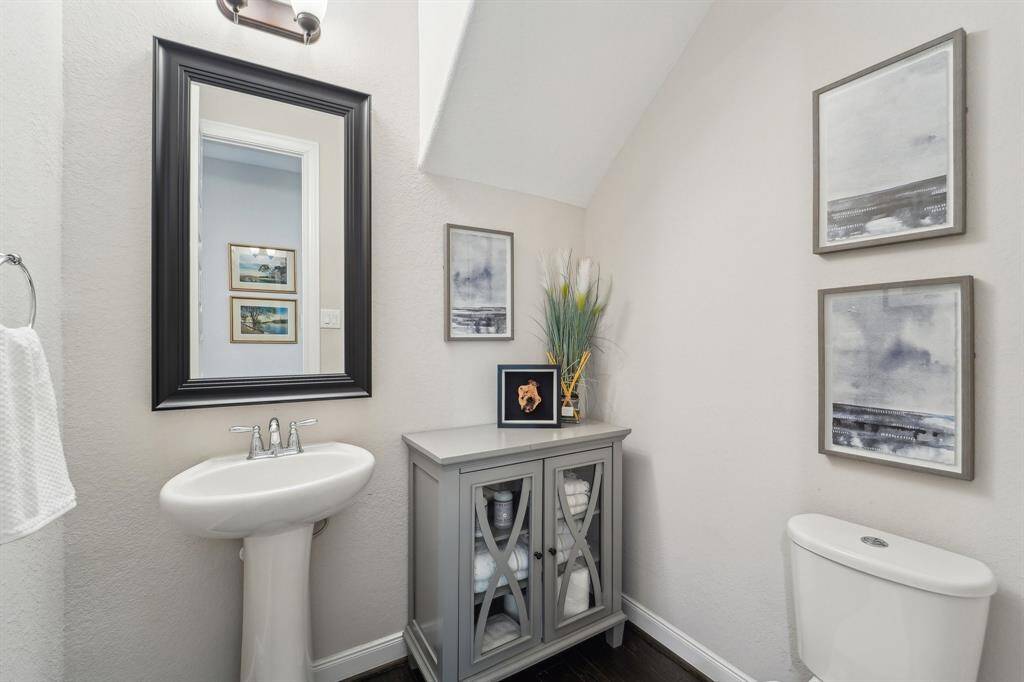 Downstairs Half Bathroom