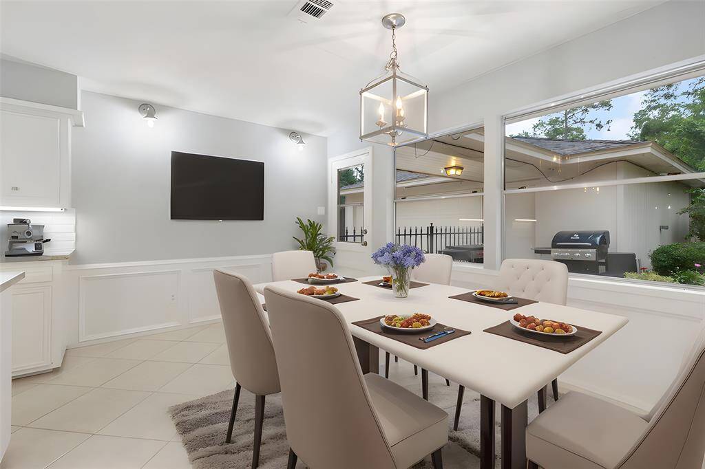 Virtually Staged breakfast room.