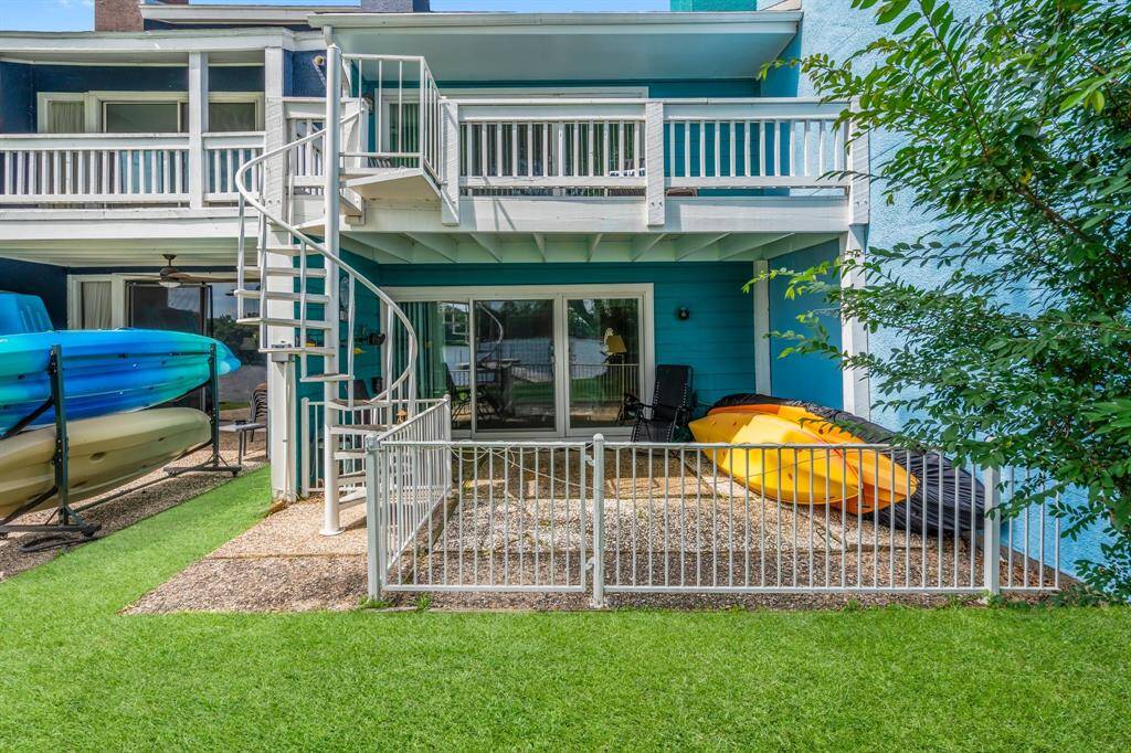 Fenced in patio area off Primary Bedroom
