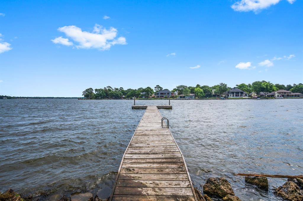 Dock access within walking distance