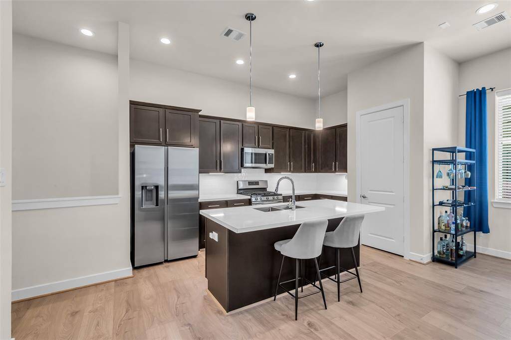 Modern kitchen with lots of cabinet space!