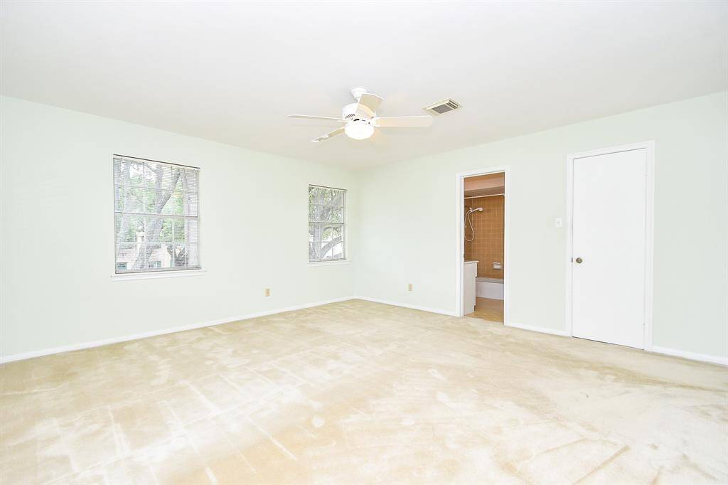 The primary suite is spacious and has an e-suite bath.