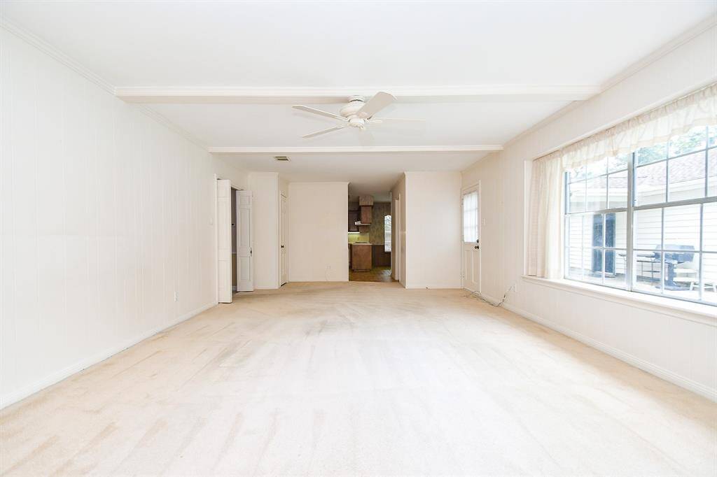 The family room flows nicely into the kitchen and breakfast area.