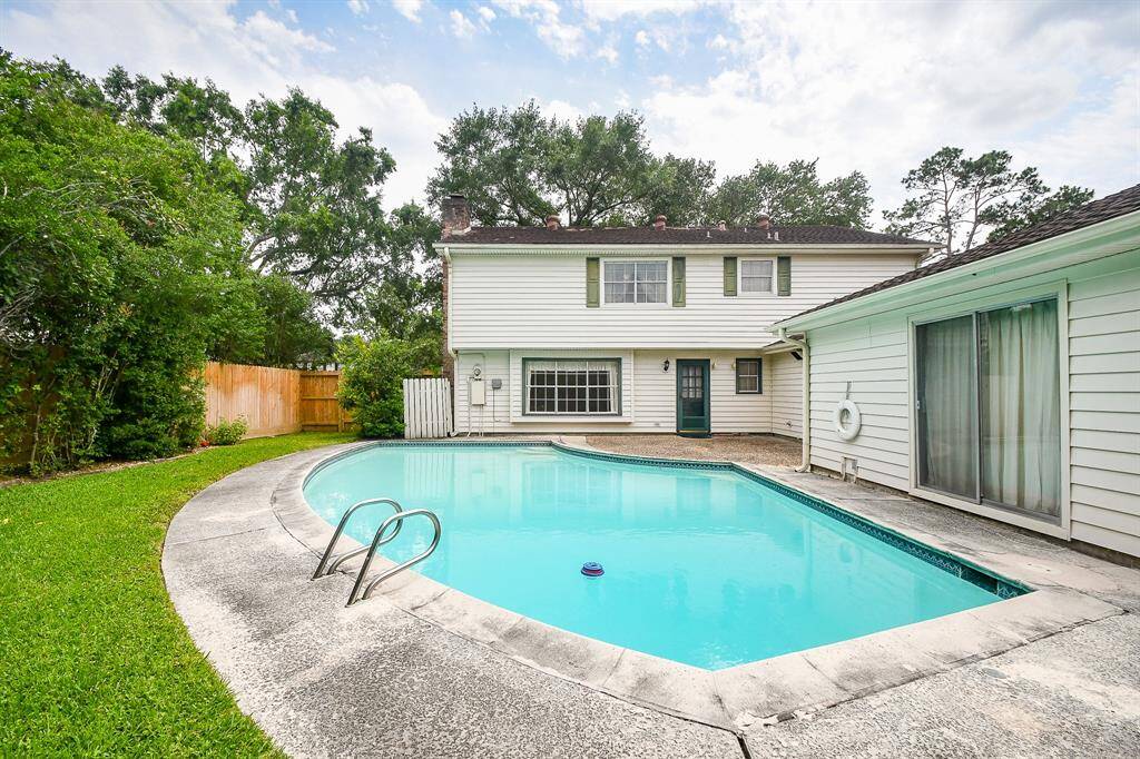 There is a fantastic pool and green space in the backyard