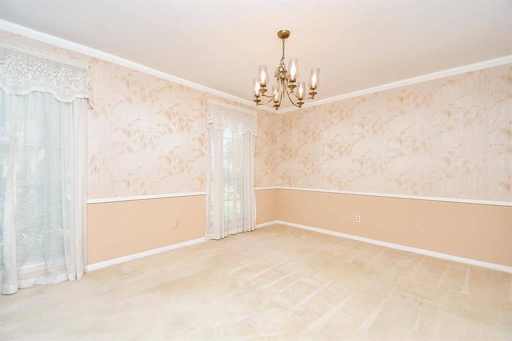 Another view of the dining room.
