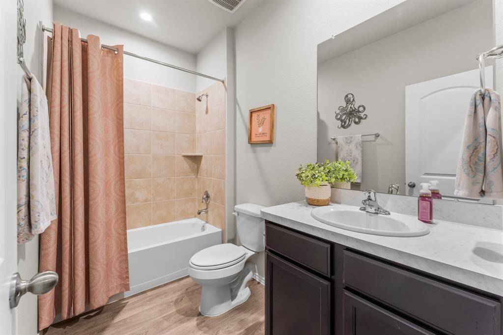 Downstairs bath off the front hall.
