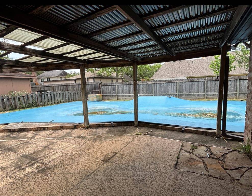 The sparkling pool welcomes your for FUN!