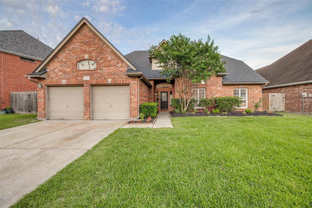 Welcome to 15530 Downford Dr. in Lakewoord Forest North