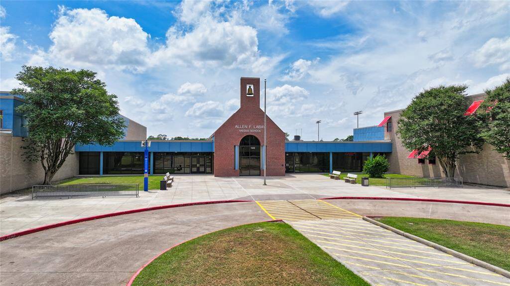 Nearby zoned high school, offering excellent educational opportunities.
