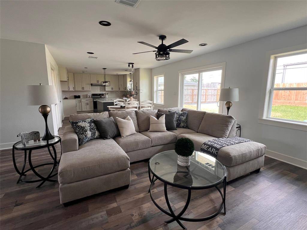 Living, dining and kitchen, perfect for entertaining