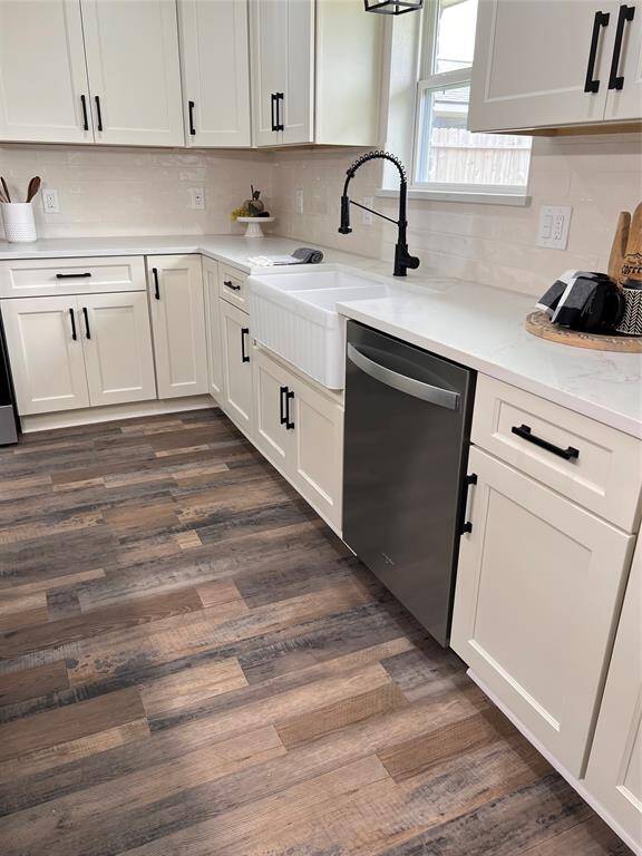 Beautiful large/deep farm sink