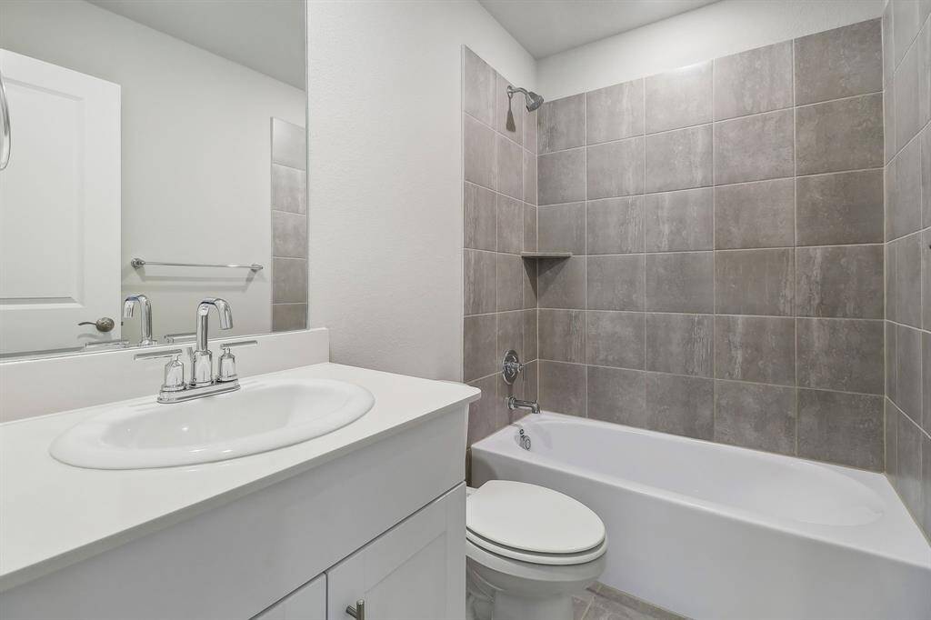 Photo is not of the actual home but is an inspirational photo of builder’s model home and may depict options, furnishings, and/or decorator features that are not included.