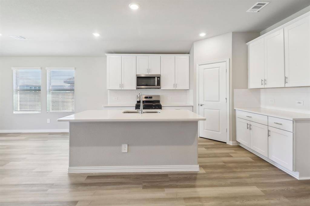 Photo is not of the actual home but is an inspirational photo of builder’s model home and may depict options, furnishings, and/or decorator features that are not included.