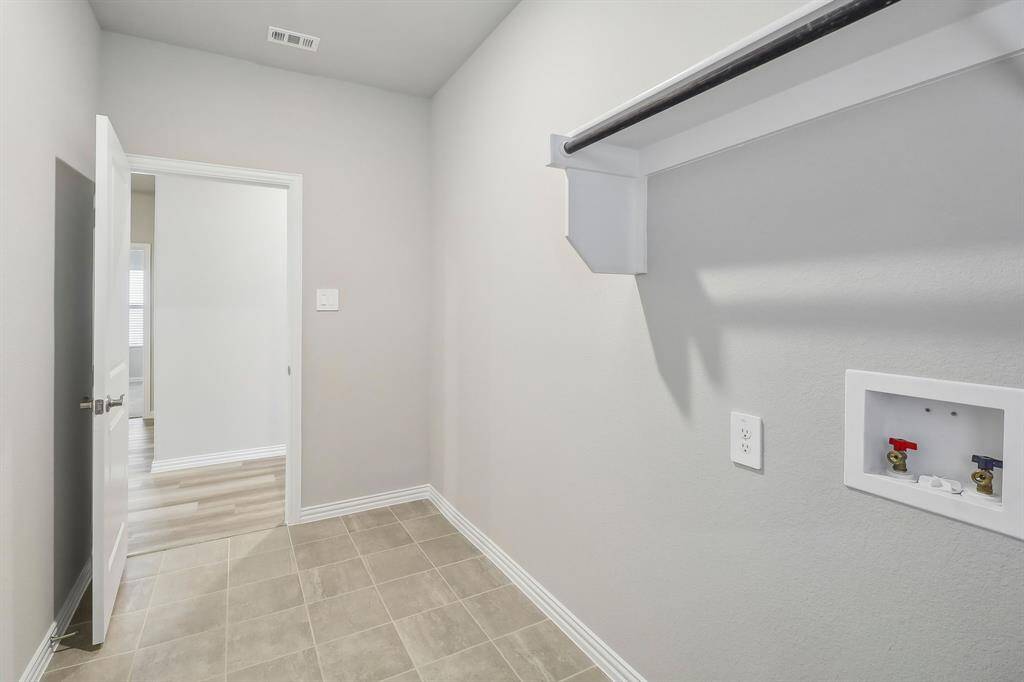 Photo is not of the actual home but is an inspirational photo of builder’s model home and may depict options, furnishings, and/or decorator features that are not included.