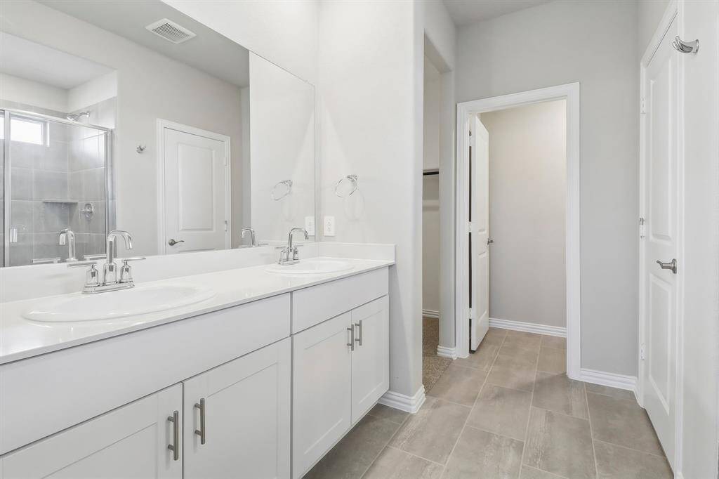 Photo is not of the actual home but is an inspirational photo of builder’s model home and may depict options, furnishings, and/or decorator features that are not included.